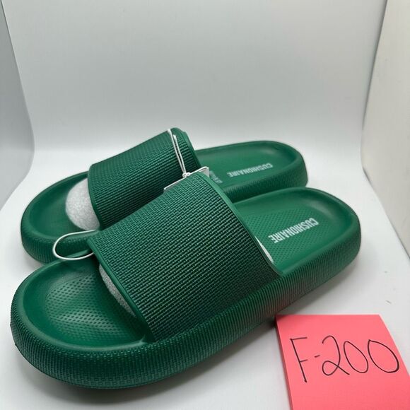 CUSHIONAIRE Women's cloud recovery slide sandals with +Comfort 9 GREEN - Picture 3 of 7